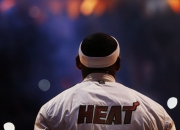 九游娱乐官方网站-速度与荣耀，F1新赛季揭幕战与拜仁生死战的双重奏