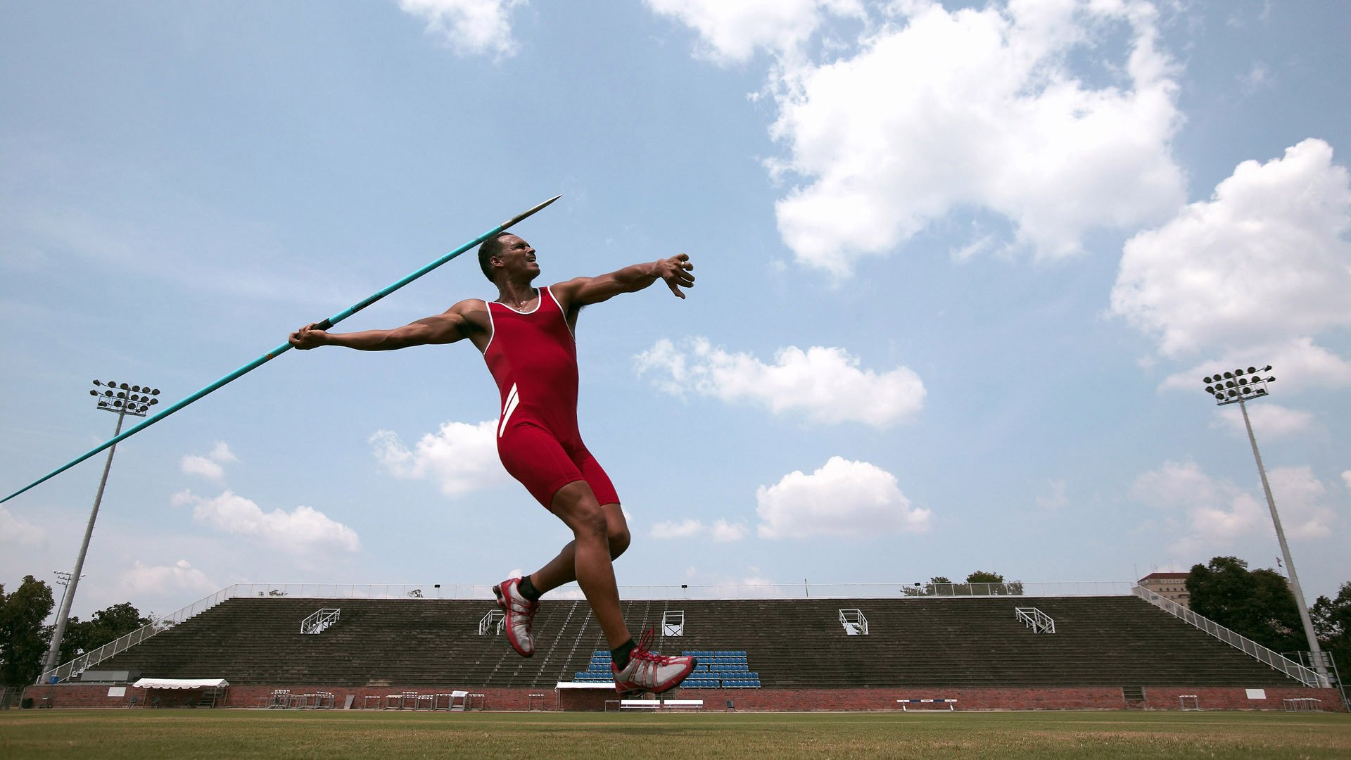 雷霆淘汰赛过关太阳,武切维奇成为关键先生