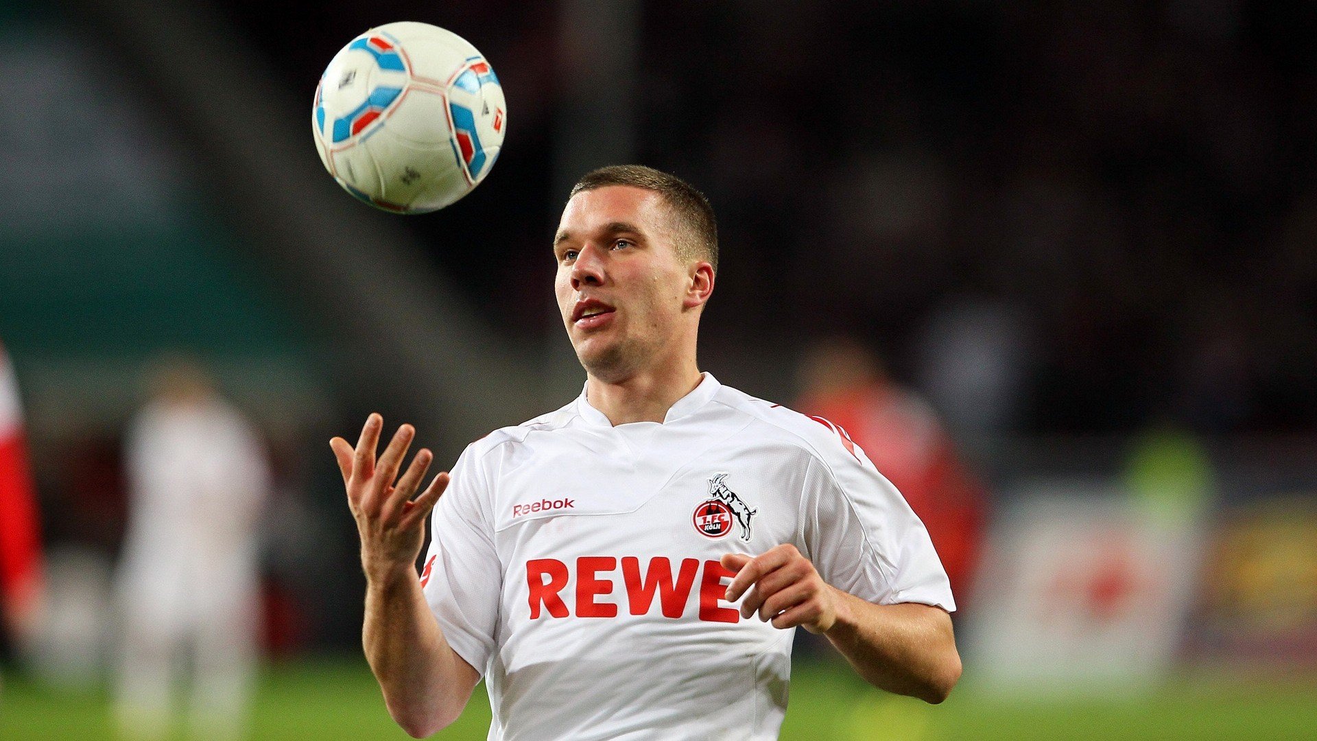 克瓦拉茨赫利亚的加时魔法,格鲁吉亚天才如何接管欧冠,击碎拜仁的德国堡垒